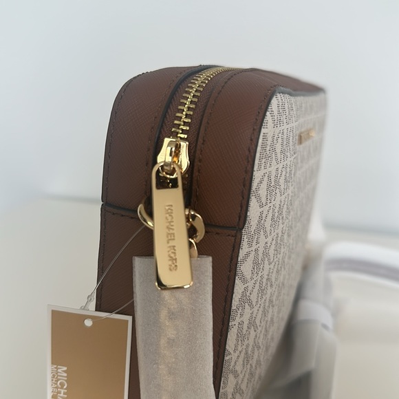 NWT - Michael Kors Jet Set Logo Crossbody Large East West Bag (Vanilla) - Picture 5 of 9